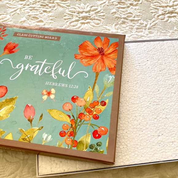 New In Box Cutting Board - Picture 5 of 10